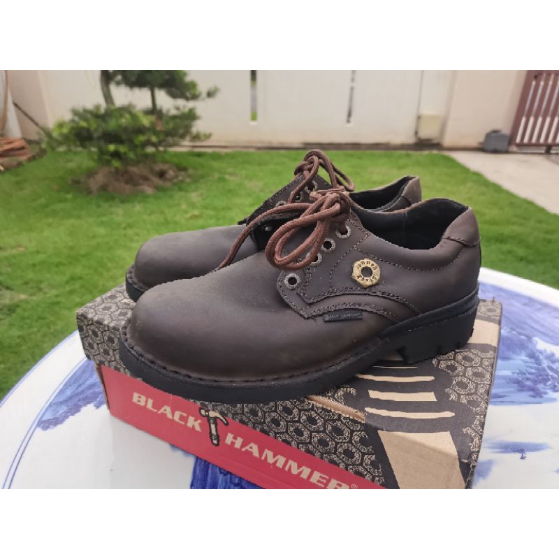 Black hammer best sale safety shoes