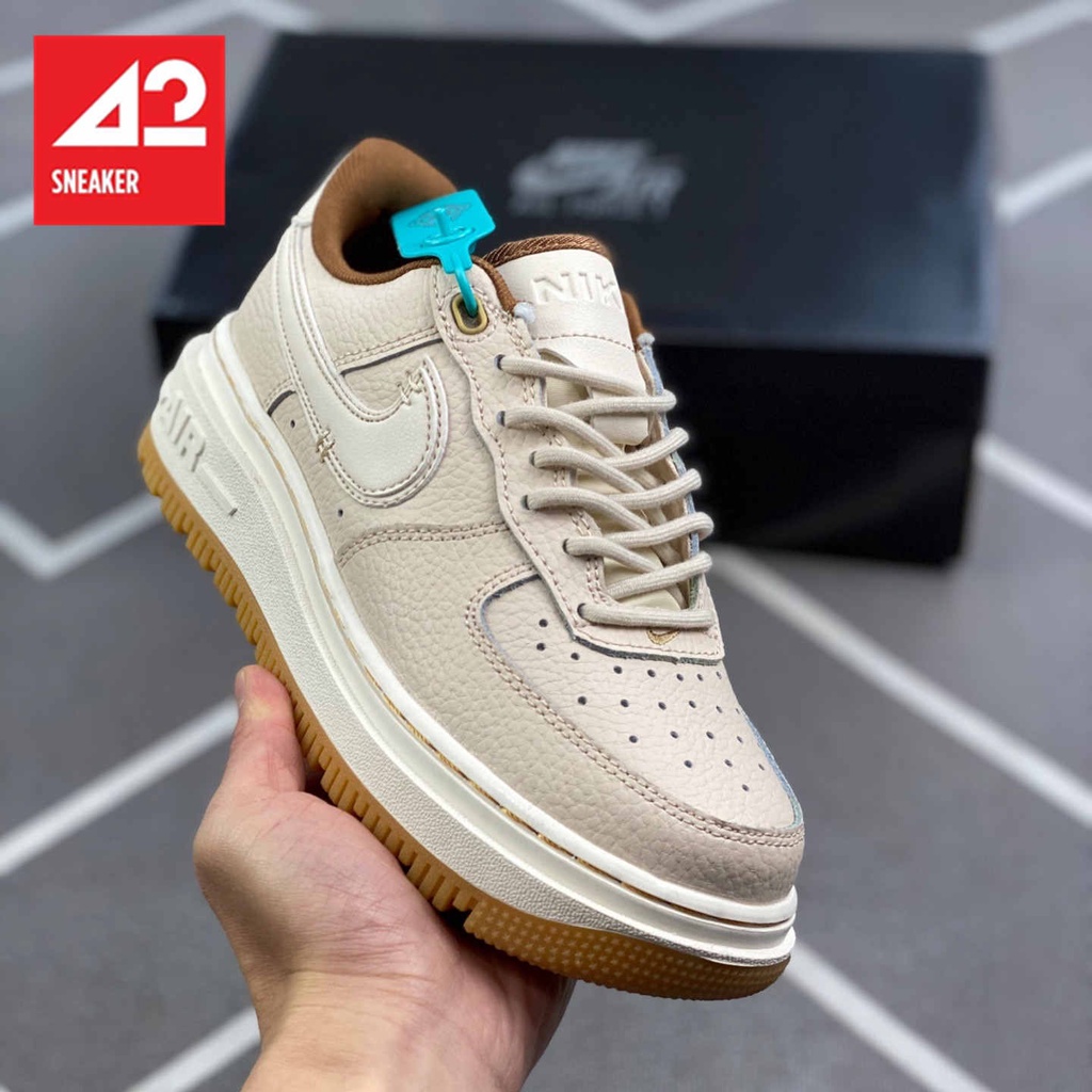 Nike air force store thick sole