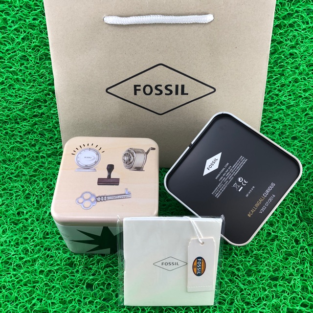 Fossil shop v352 price