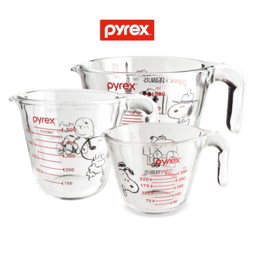 Peanuts x Pyrex Snoopy Glass Measuring Cup 500 ml