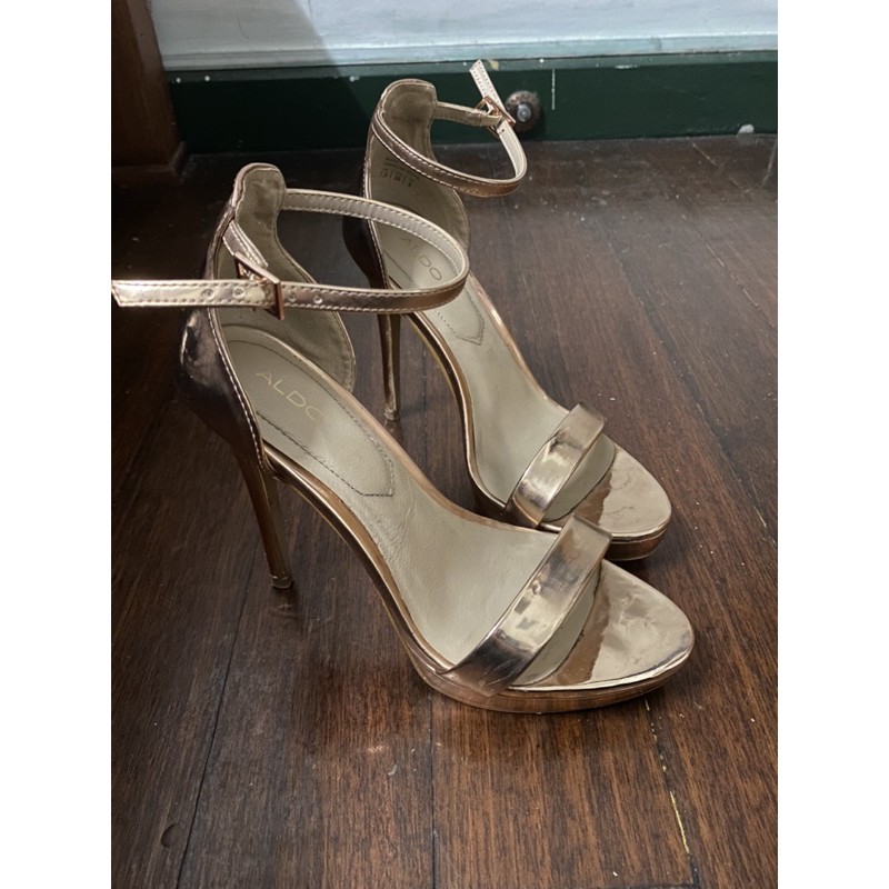 Aldo rose 2024 gold heels