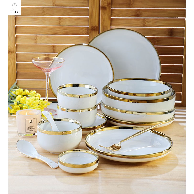 Gold hotsell trim dinnerware