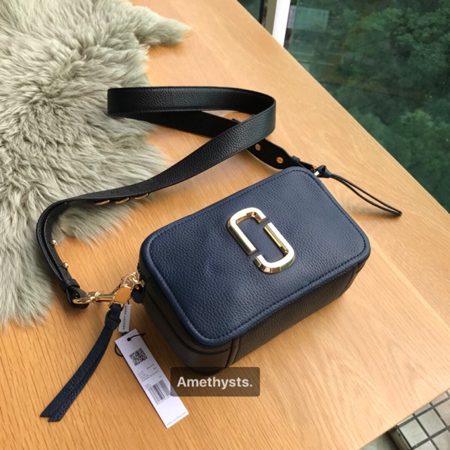 The softshot leather crossbody bag Marc Jacobs Navy in Leather - 32763321