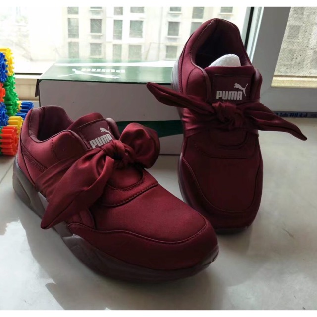 Maroon store pumas rihanna