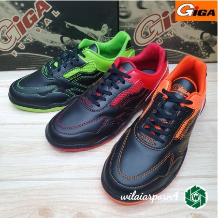 Leather on sale futsal shoes