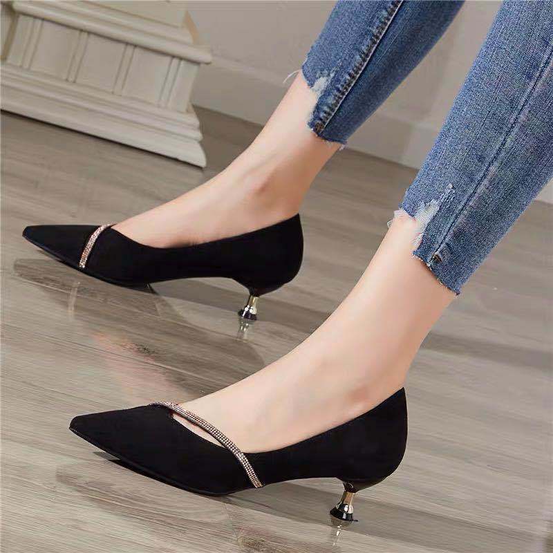 Short hotsell pointed heels