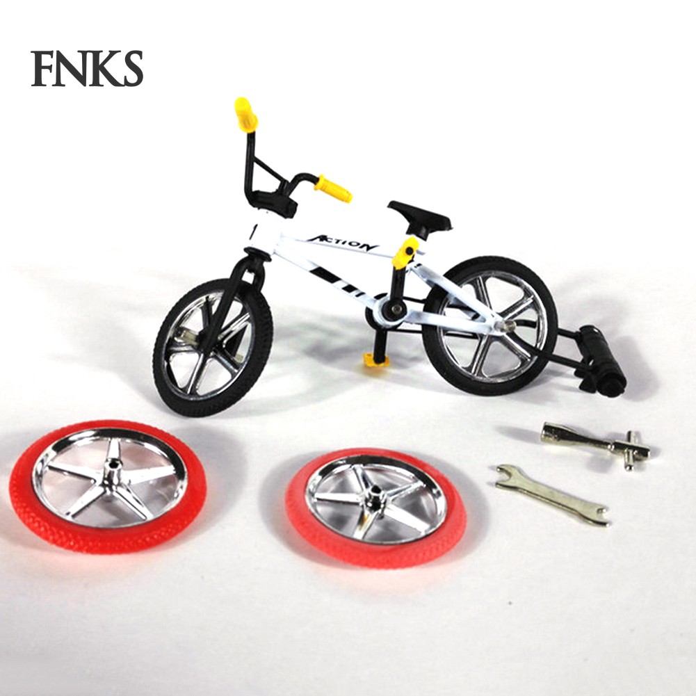 Ready Stock】Toys 1 x Bike Toy Mini Size Simulation Alloy Finger Bike  Children Kid Funnt Mini Finger