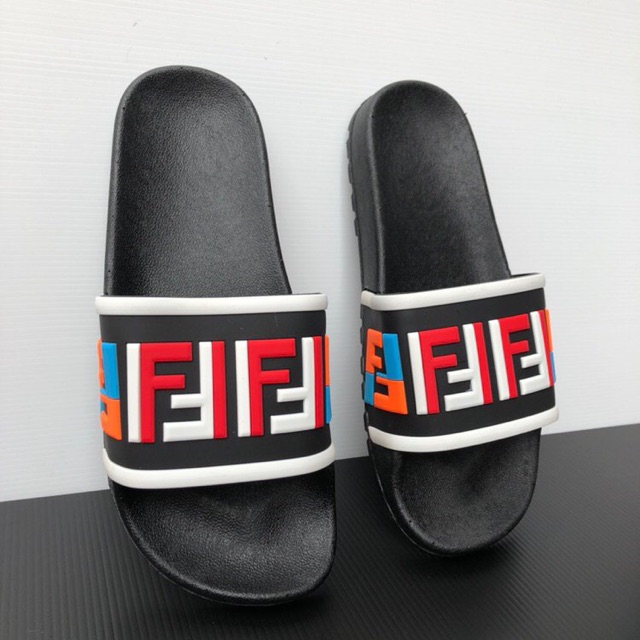 Multicolor discount fendi slides