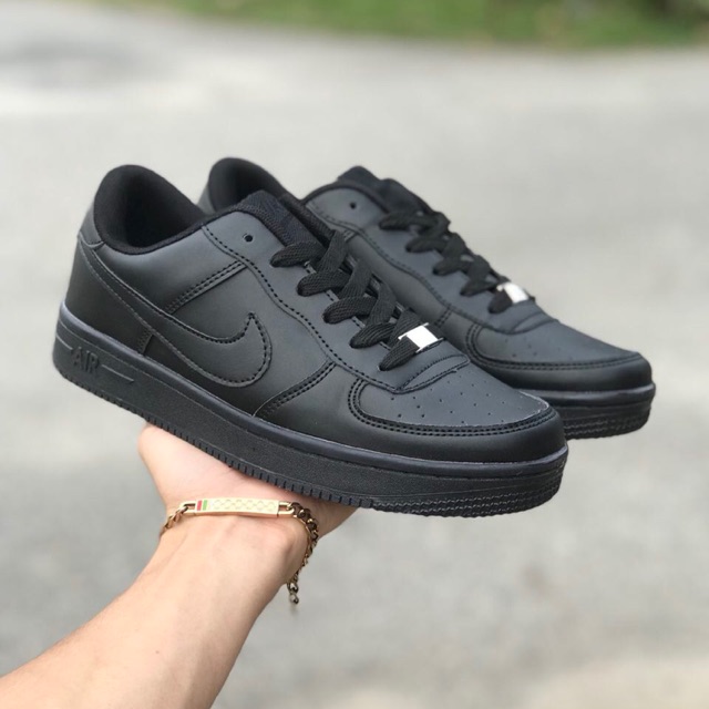 Nike air force store low cut black