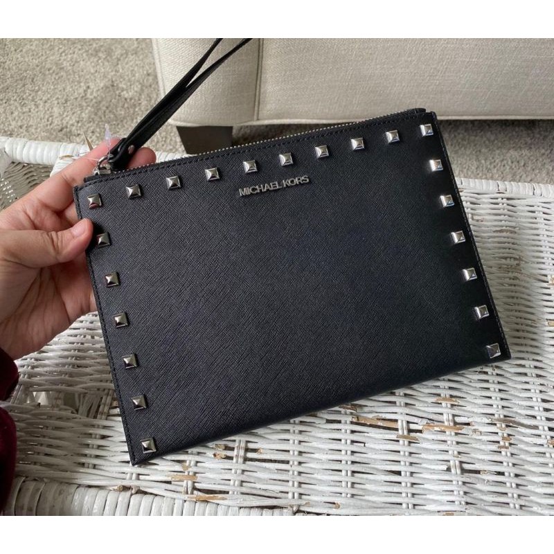 Michael kors clutch discount wristlet