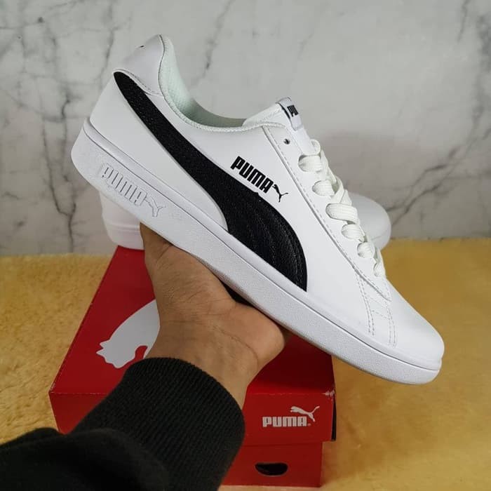 Original Puma Smash V2 White Black Original Sport Running Shoes