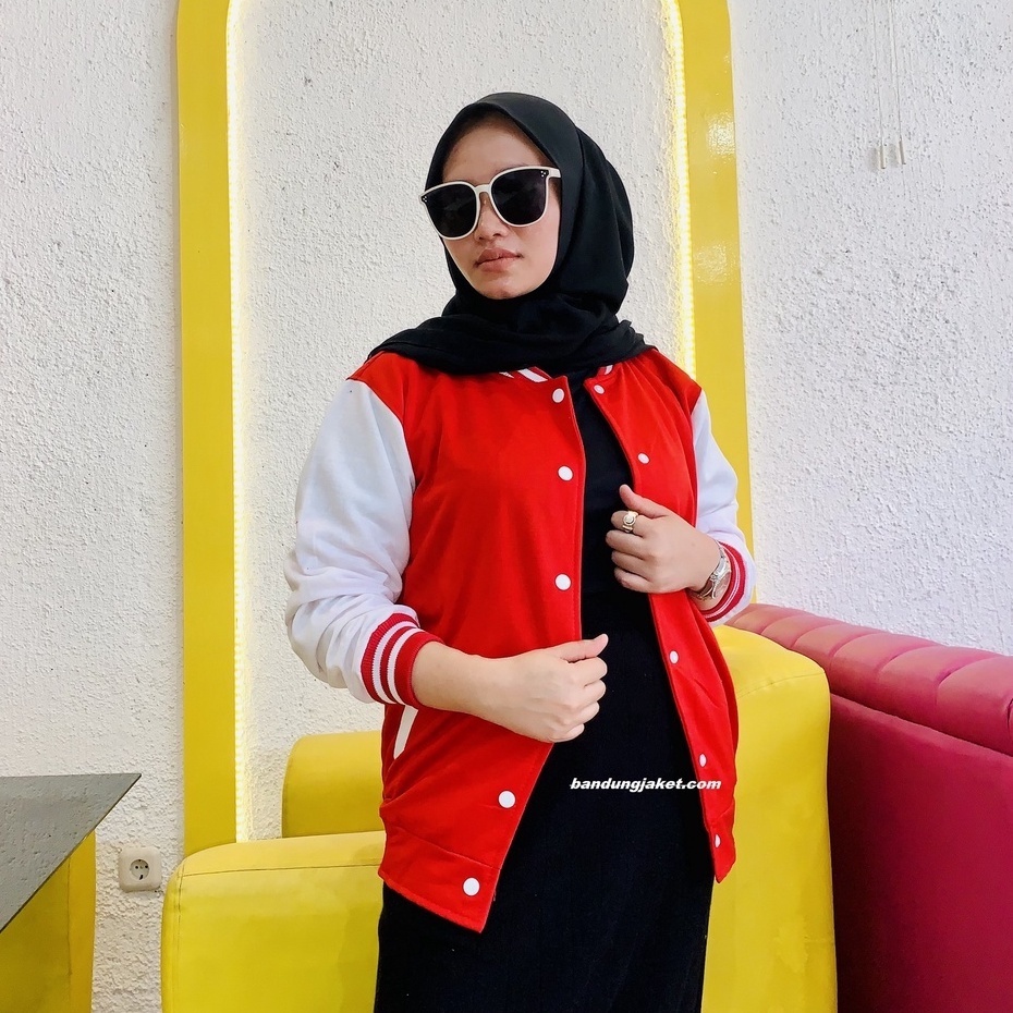 Jaket deals varsity milea