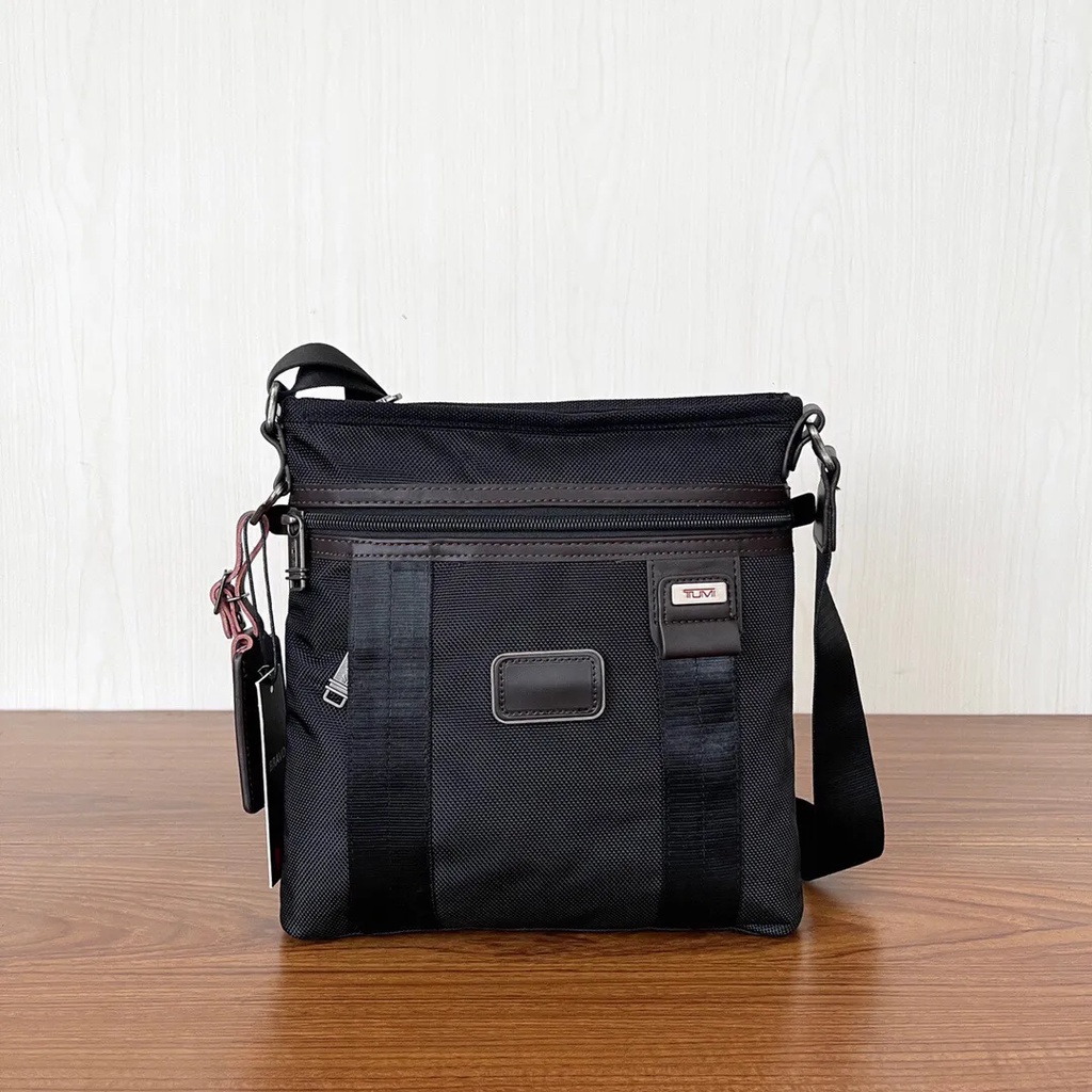 Tumi crossbody outlet bag mens