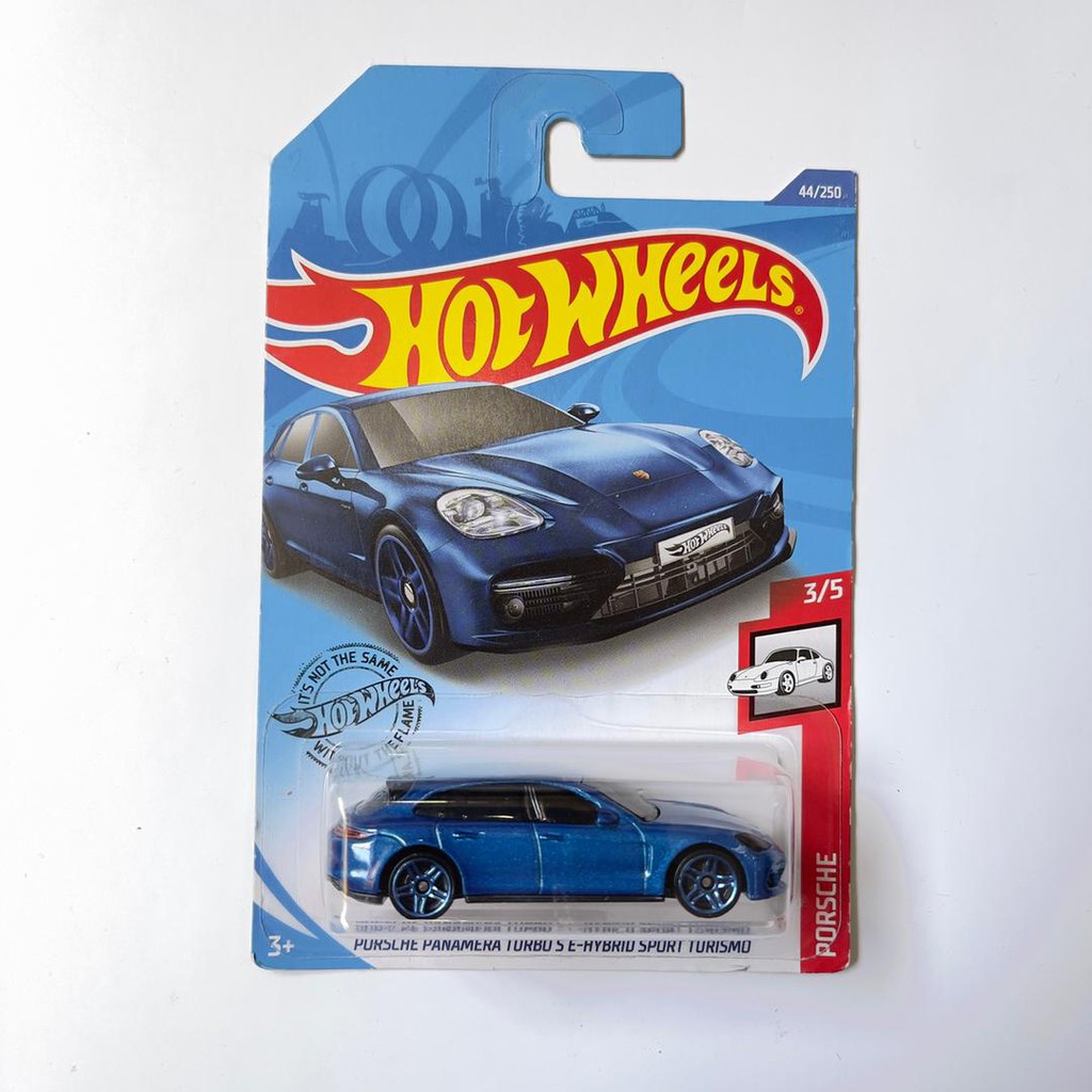 Hot wheels porsche 2024 panamera sport turismo