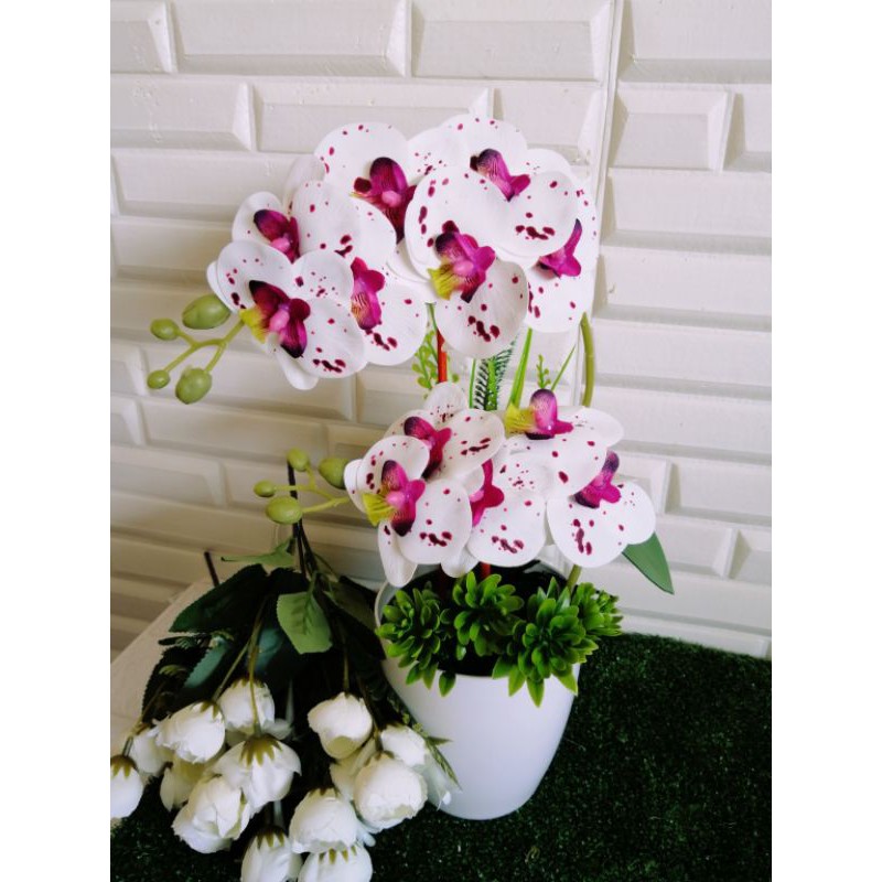 Gubahan Bunga Hiasan Orkid dan Lily Warna Pink dalam Pasu Seramik Saiz