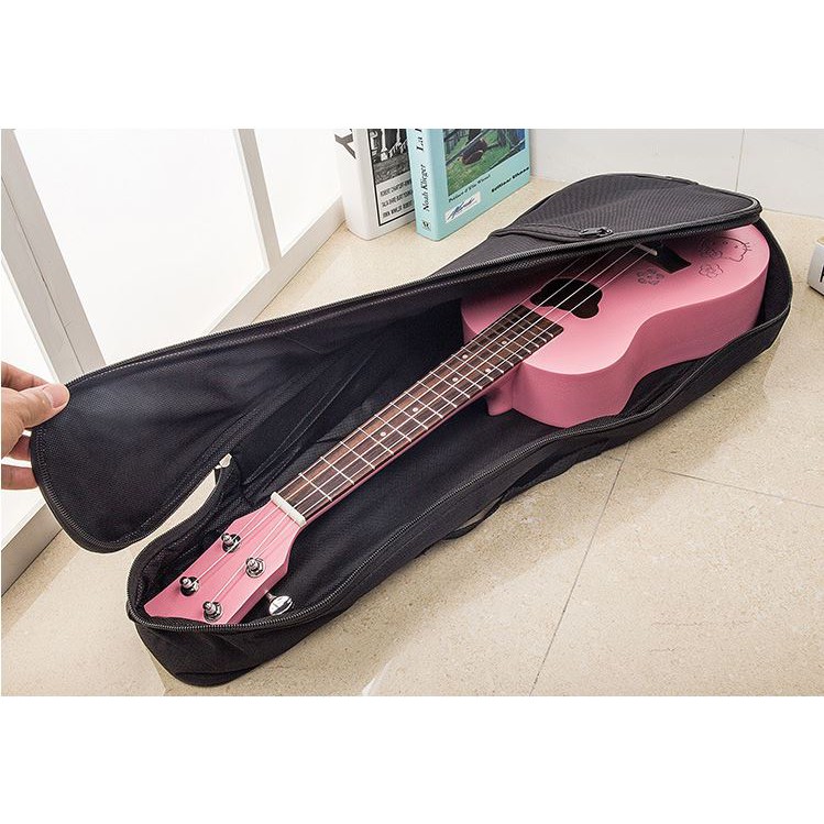 Ukulele on sale soprano bag