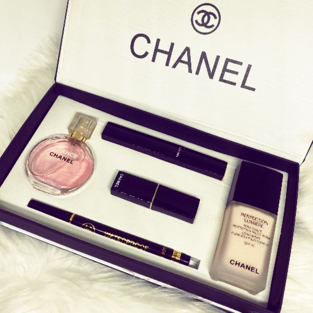 CHANEL set 5 in 1 make up perfume box gift set 🤩🤩 | Shopee Malaysia