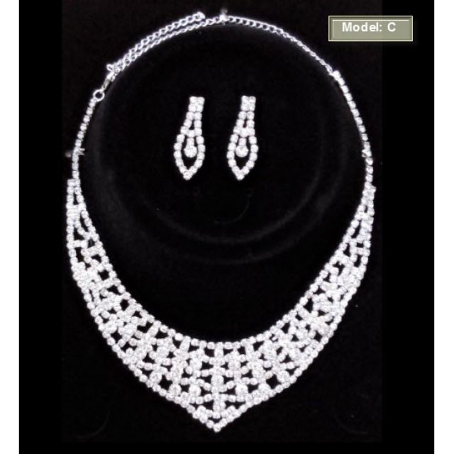 Diamond on sale simulant necklace