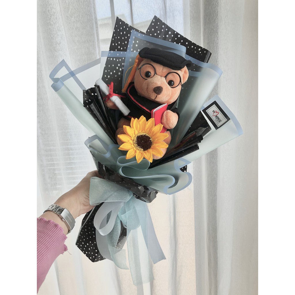 Graduation bear hot sale bouquet