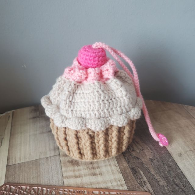 Crochet cheap cupcake purse