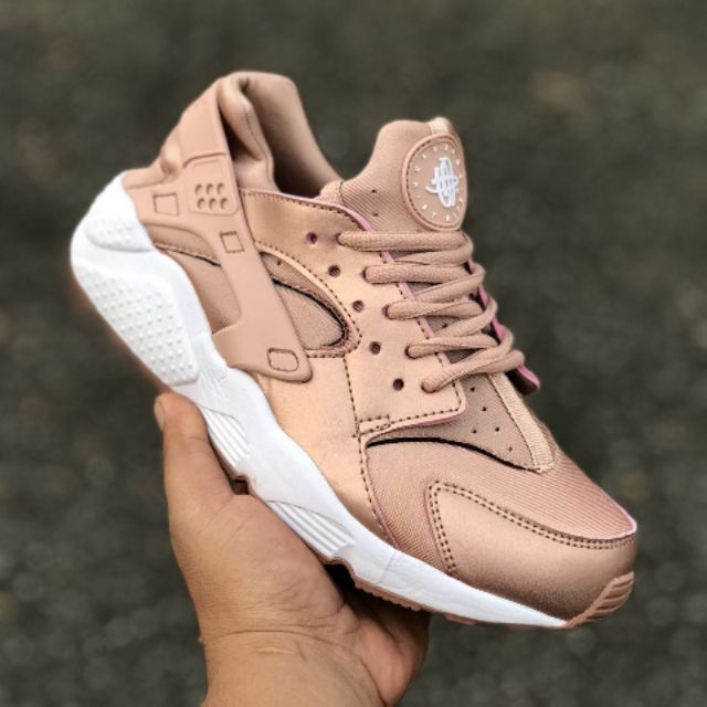 Nike huarache clearance pink and gold