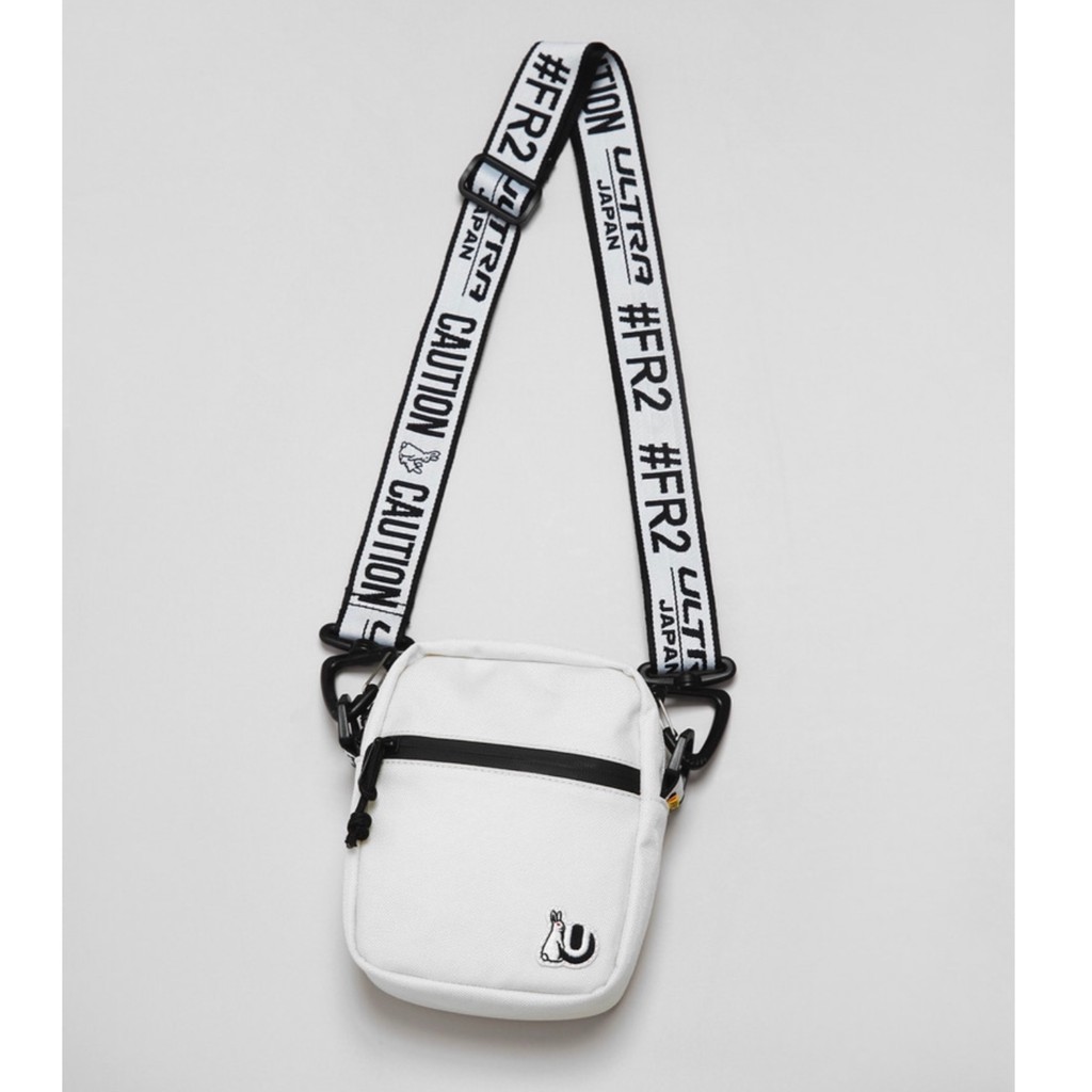 Fr2 store shoulder bag