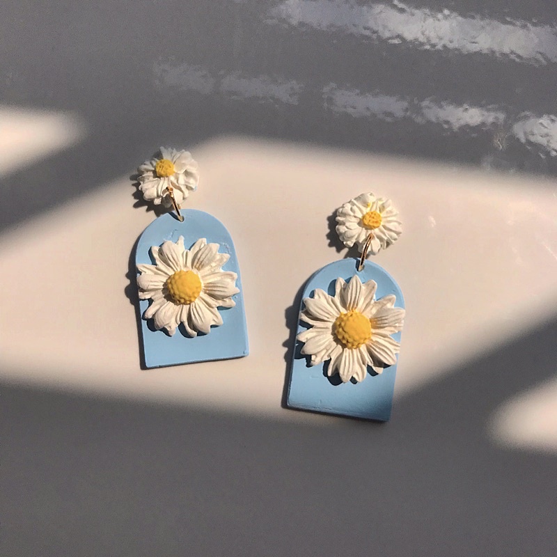 Polymer clay on sale daisy earrings