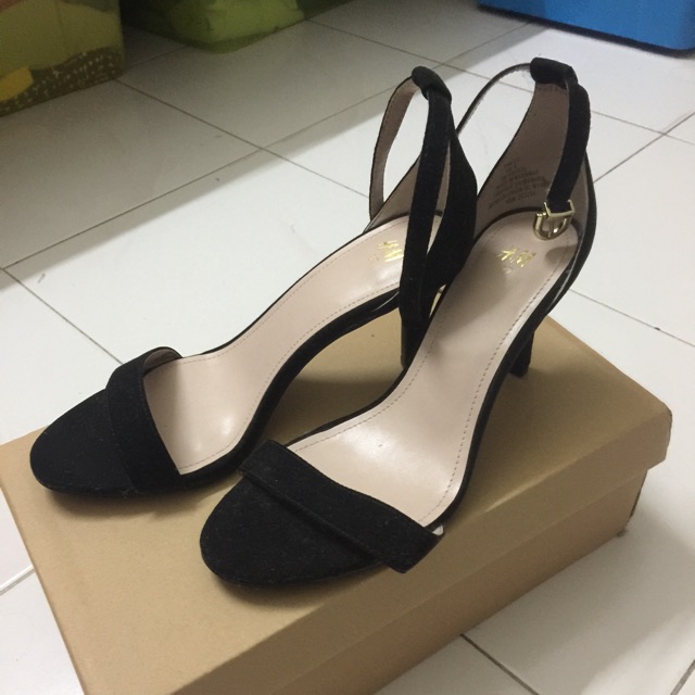 Black heels clearance h and m