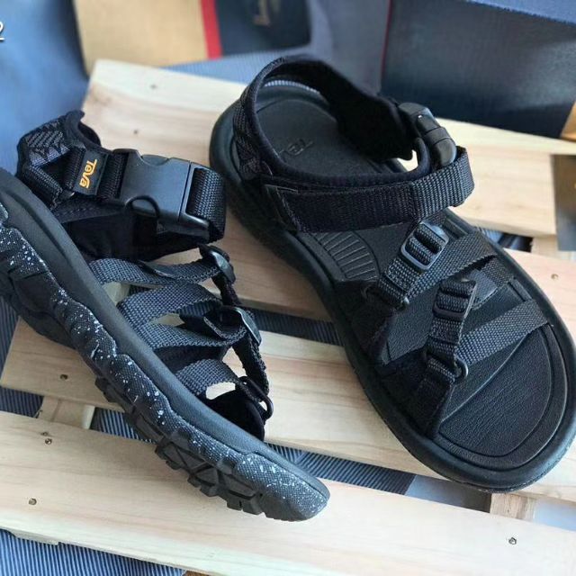 Slip on teva online sandals