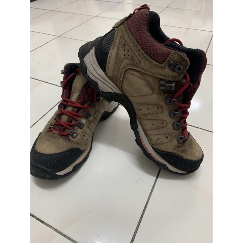 Kasut hiking cheap