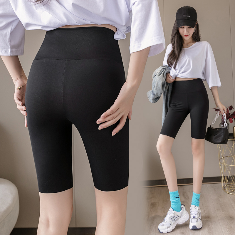 Short pants with outlet leggings