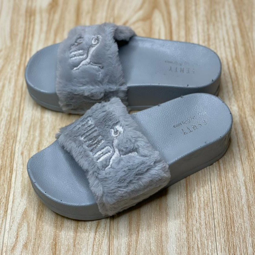 Grey fur hotsell puma slides