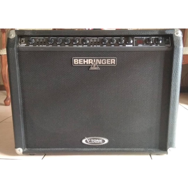 Behringer v store tone amplifier