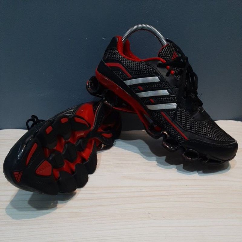 Adidas bounce titan shop 7th