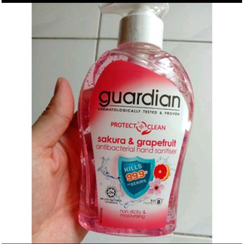 Guardian hand outlet sanitizer