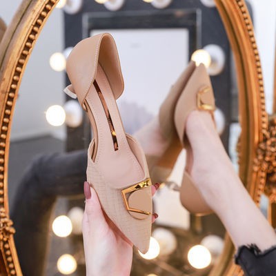 Are pointy shoes hot sale in style 2019