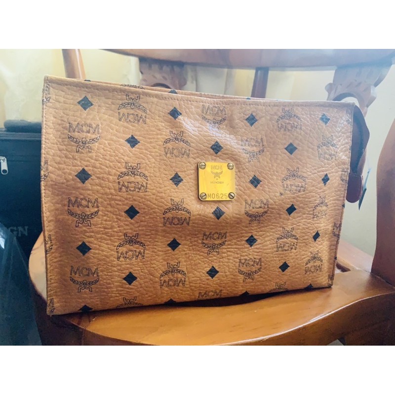 Clutch deals bag mcm