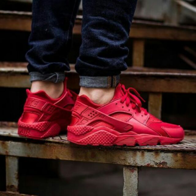 Nike huarache sales triple red