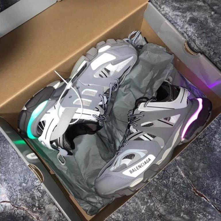 Balenciaga store 3.0 led