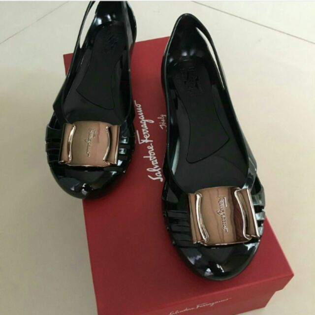 Ferragamo store jelly flats