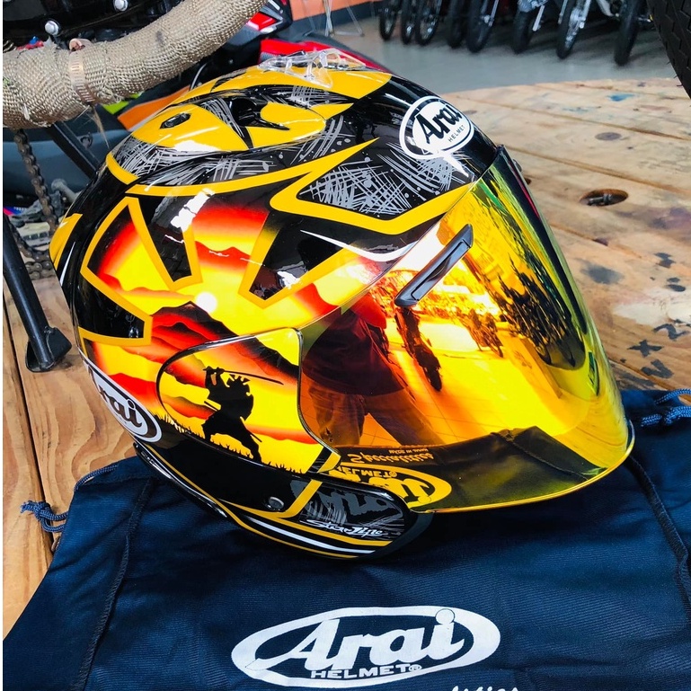 Helmet best sale arai samurai