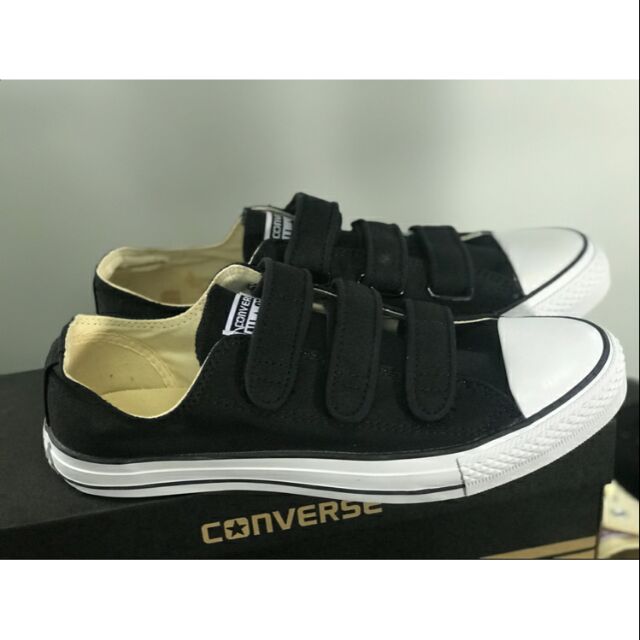 Converse strap store on shoes