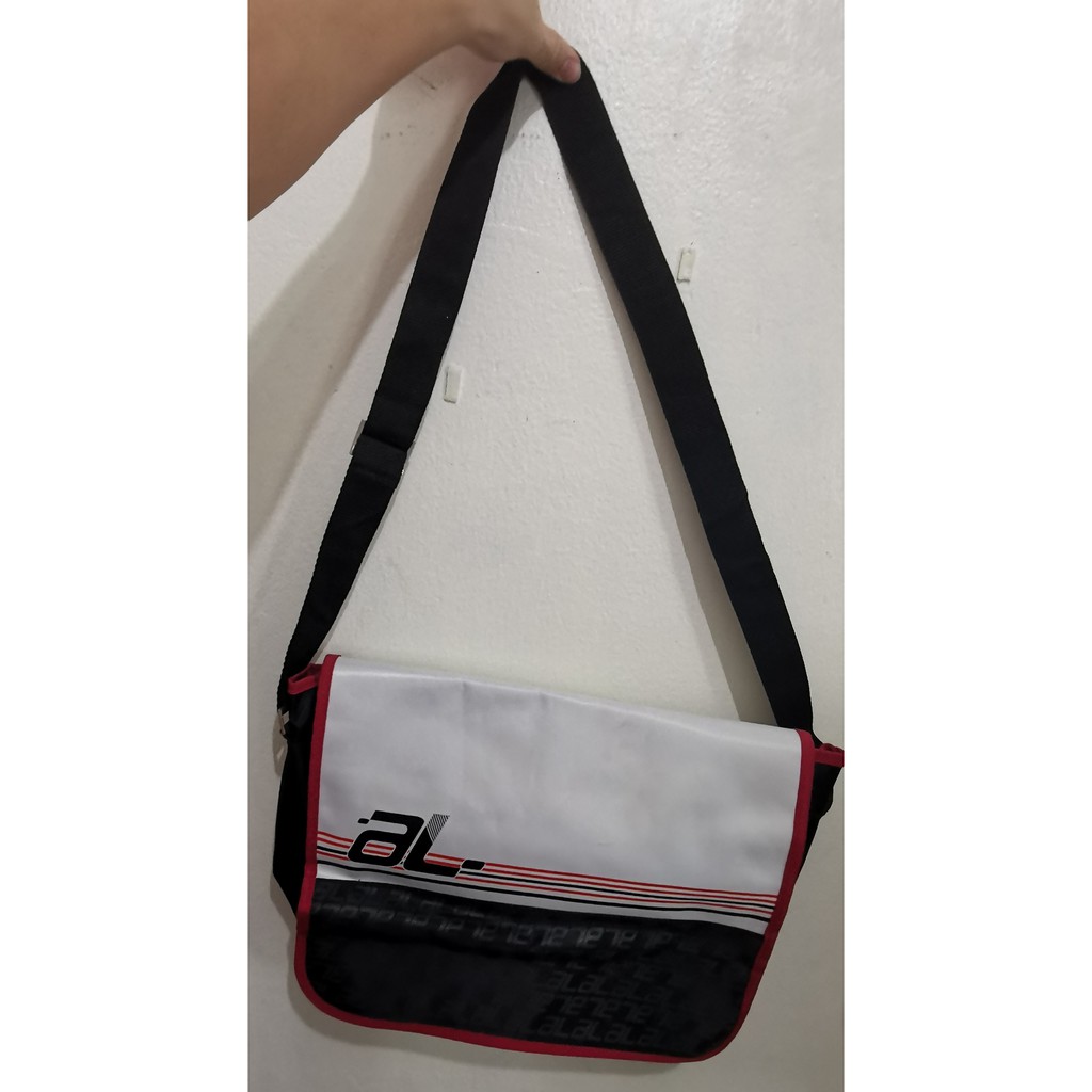 Al ikhsan store sling bag