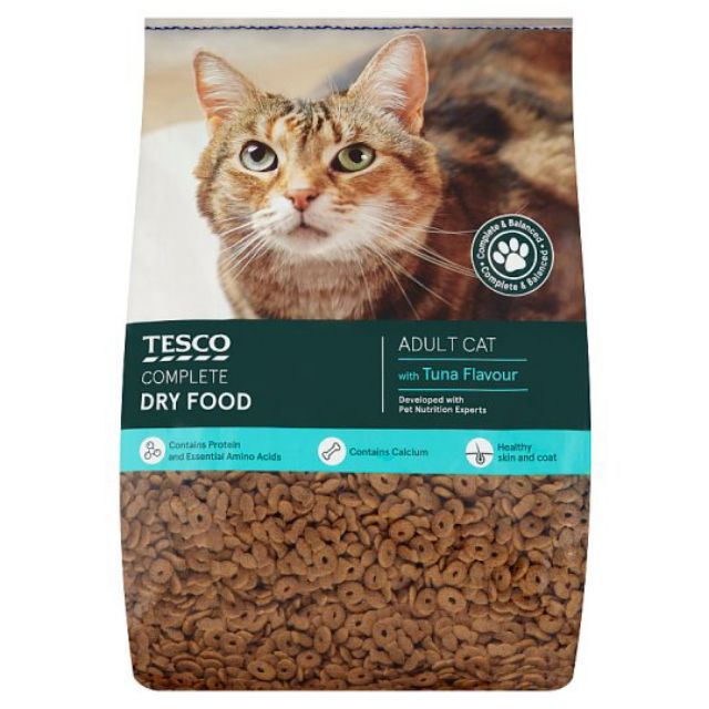 Tesco cat cheap biscuits