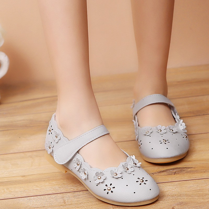 Kids on sale flat shoes