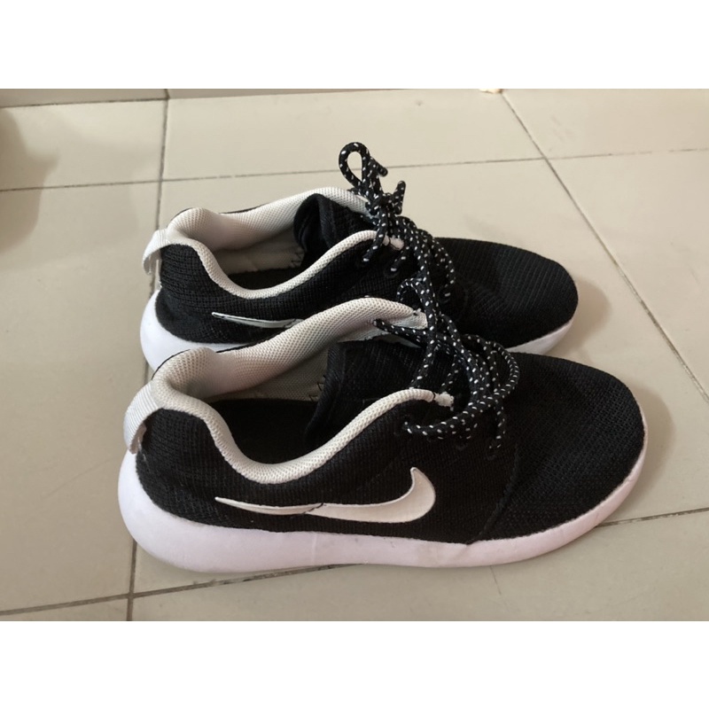 Kids shoes hot sale size 2.5