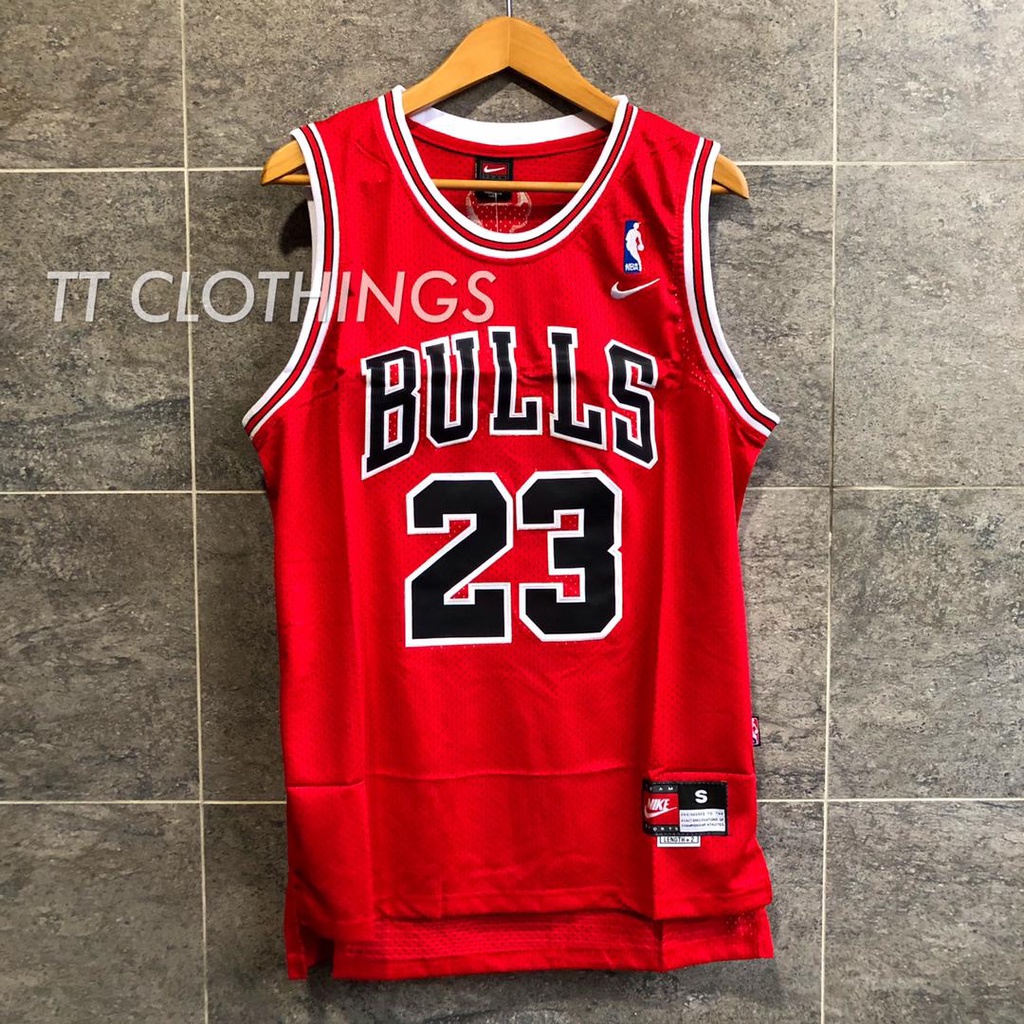 Basketball sales shirt bulls