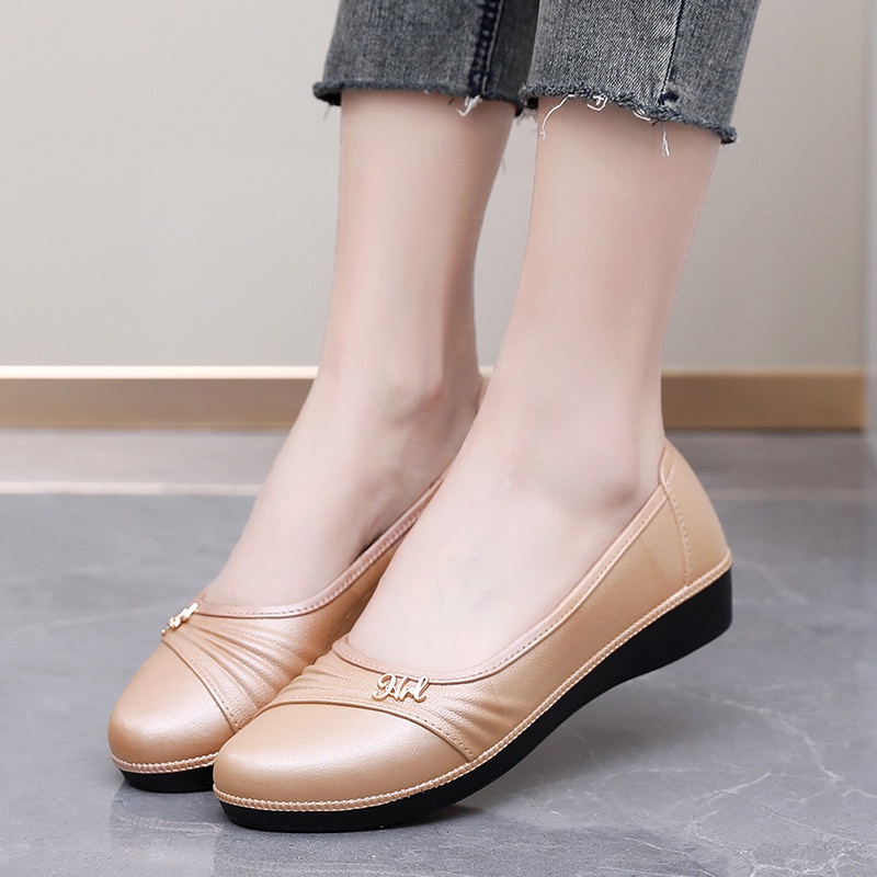 Flat on sale rubber shoes