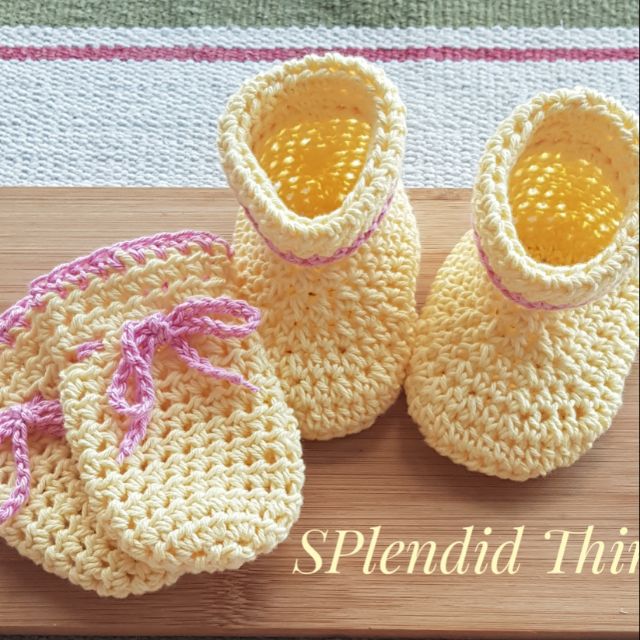 Hand crochet best sale baby booties