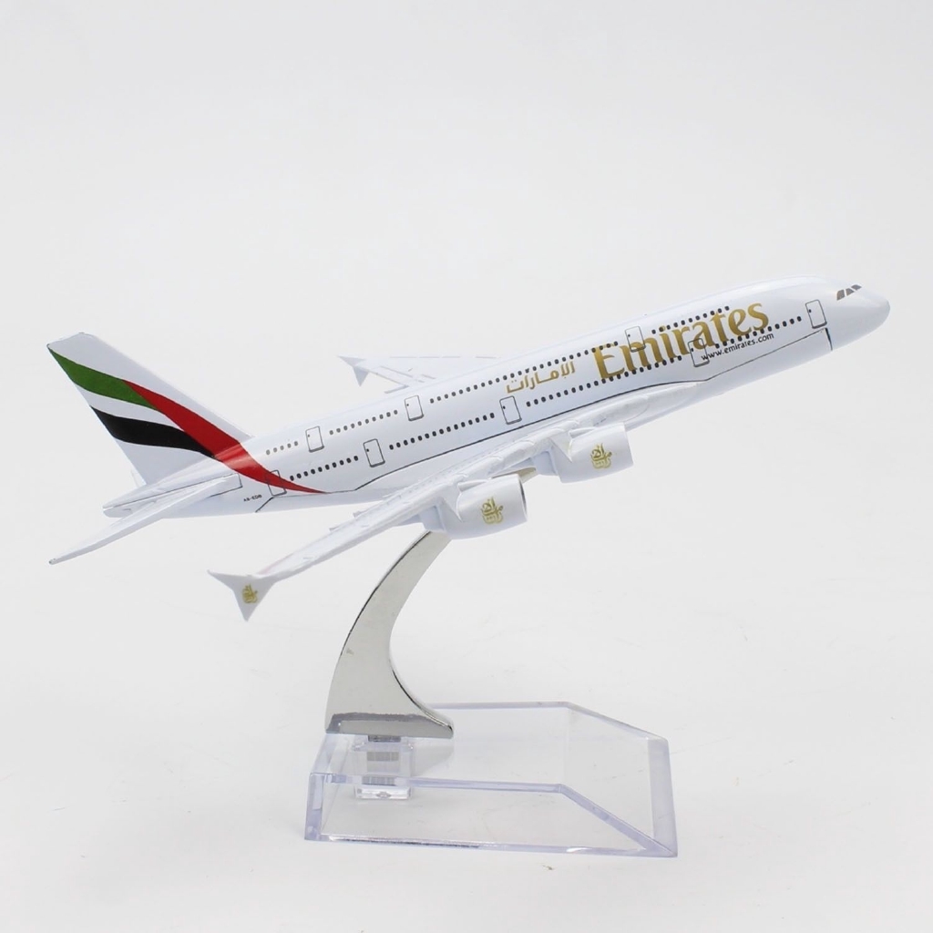 Emirates best sale diecast plane